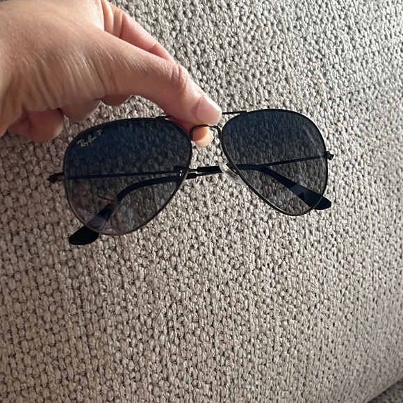 Authentic Ray Ban Aviators Sunglasses Polarized - Picture 2 of 6